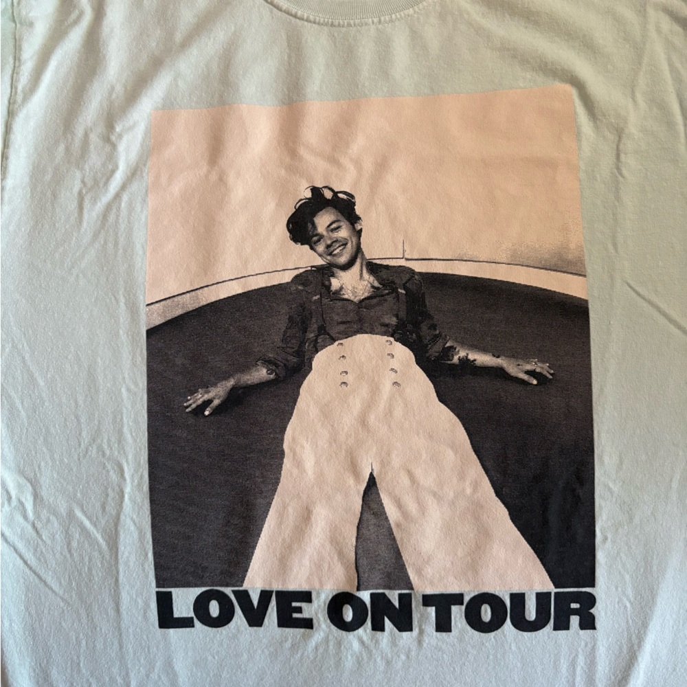 Harry Styles Love on Tour tshirt